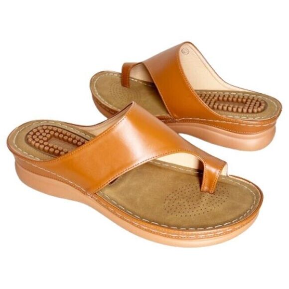 NEW Tan Sandals ASIAN 43 US 10 Brown Slip On Sandals Toe Ring COMFORTABLE - Picture 1 of 11